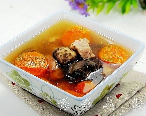 胡萝卜香菇瘦肉汤