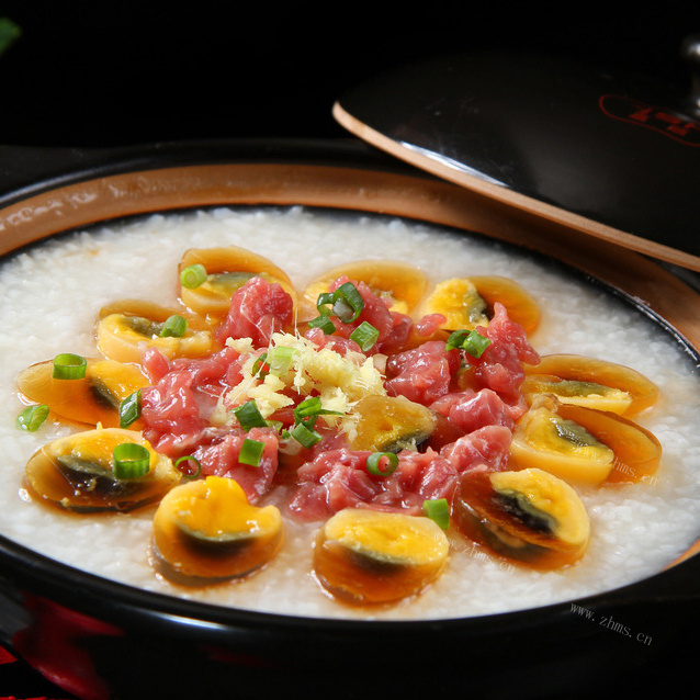 回味无穷的皮蛋瘦肉粥