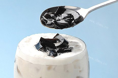 可口仙草奶茶