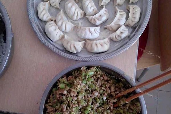 猪肉芹菜饺子