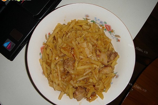 家常土豆炒肉丝