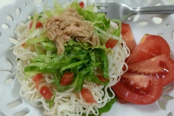 雄鸡标金枪鱼冷面