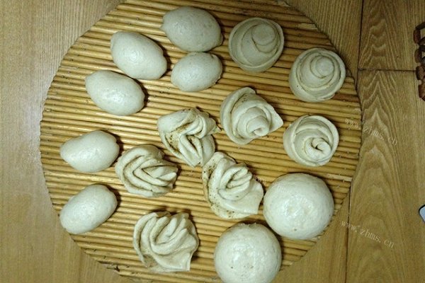 豆包和花朵馒头