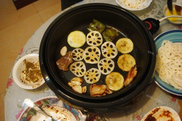 美味的南瓜排骨盅