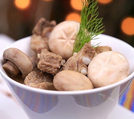 白蘑菇排骨汤
