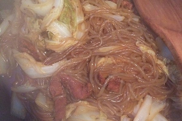 牛肉粉丝煲-牛腩白菜粉丝煲