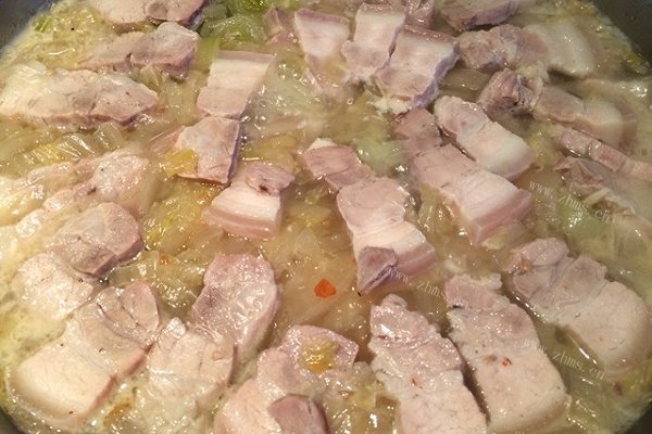 家常酸菜白肉锅