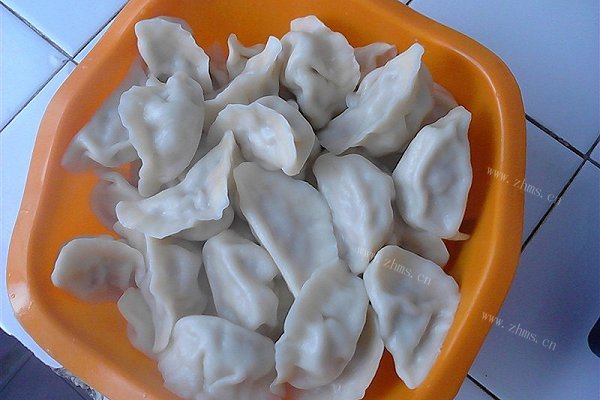 美味牛肉胡萝卜馅饺子
