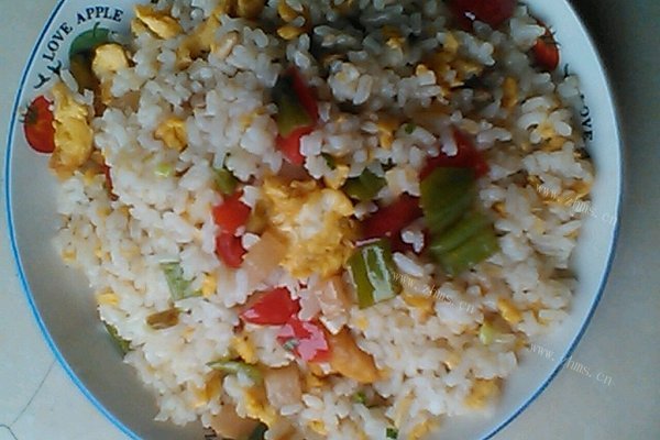 自创泡菜鸡蛋炒饭