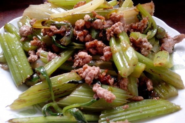 芹菜炒肉末