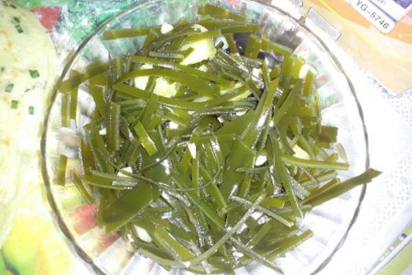 自制凉拌黄瓜海带丝
