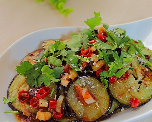 黄豆酱汁淋铁板茄