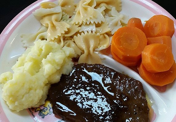 儿童营养餐牛排土豆泥