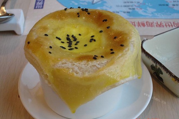 酥皮海鲜浓汤