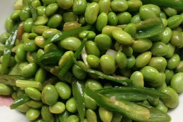 尖椒炒青豆  家常快手菜