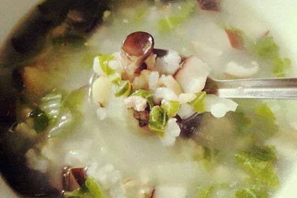 养生香菇瘦肉燕麦时蔬粥