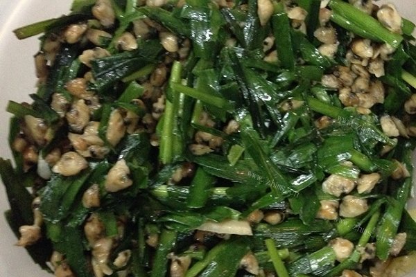 韭菜炒蚬肉