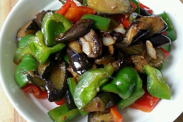 家常素炒茄子