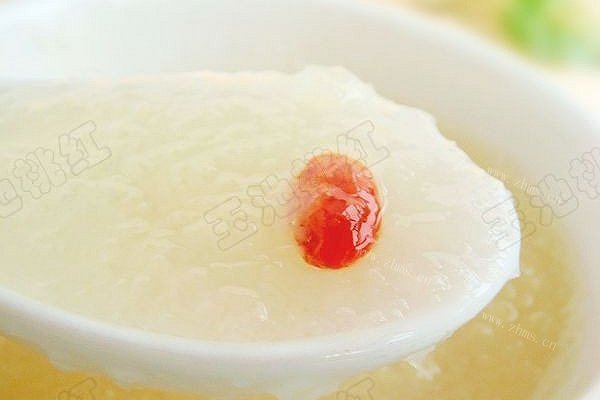 简单的银耳枸杞羹