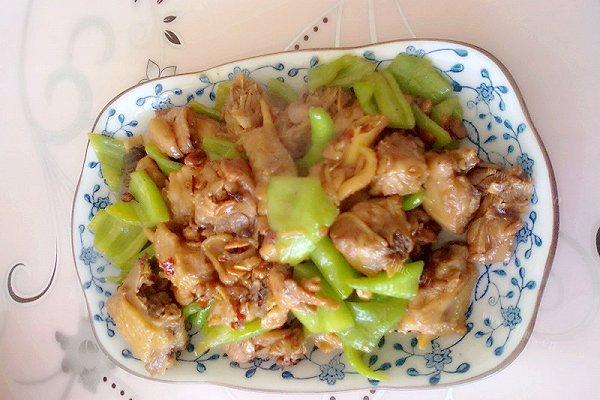 美味青椒炒鸡块