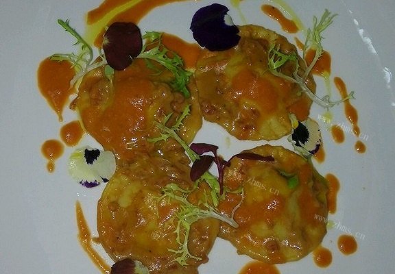 意式鲜虾水饺配彩椒番茄汁