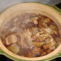 砂锅烀肉炖白菜