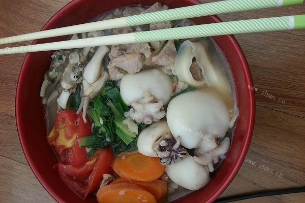美味海鲜刀削面