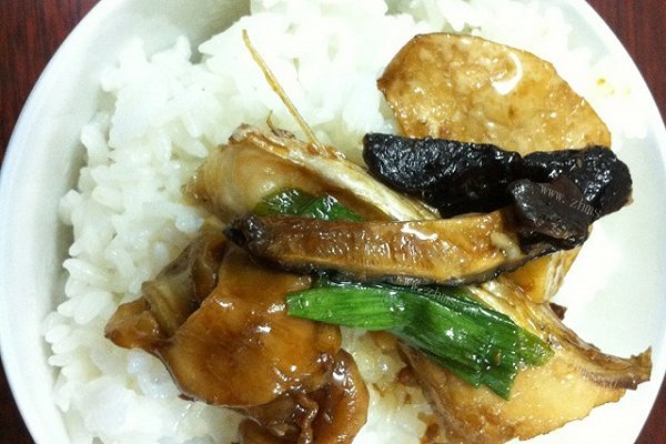 豆干焖草鱼