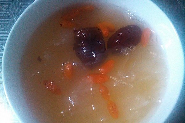 银耳红枣羹