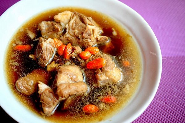 自制飘香肉骨茶炖排骨
