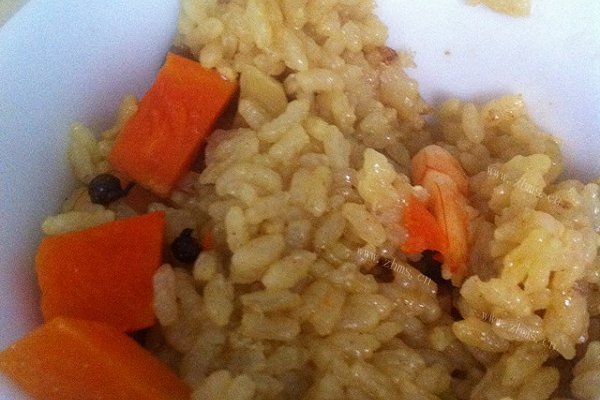 孩子吃的虾仁五彩大米饭