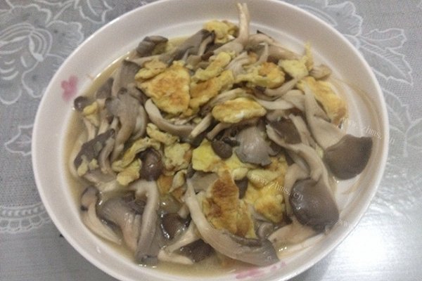 平菇炒蛋