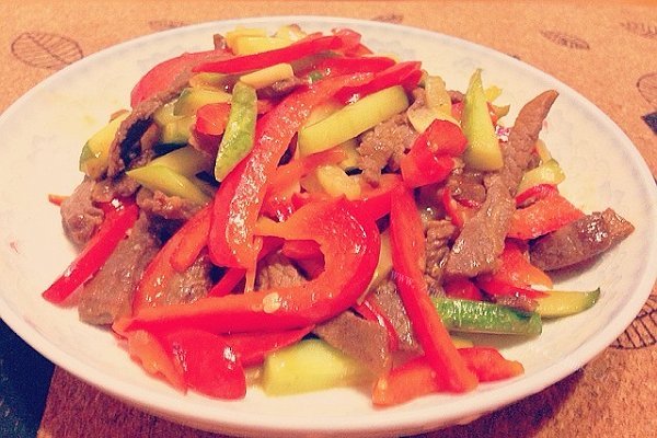 家常彩椒小牛肉