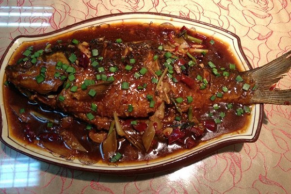 红烧鲫鱼
