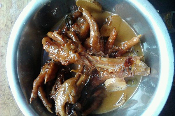 美味红烧鸡爪