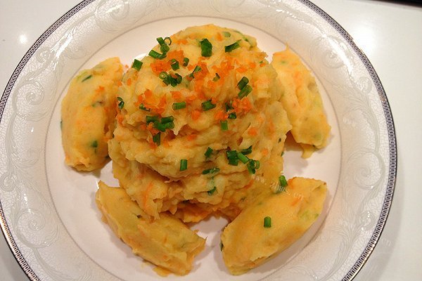 奶香什锦土豆泥