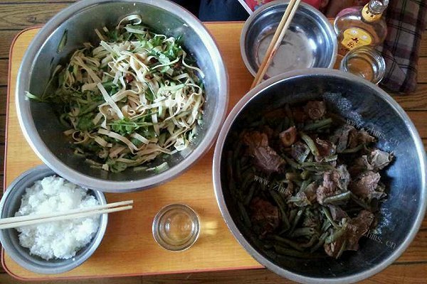 私家排骨炖豆角