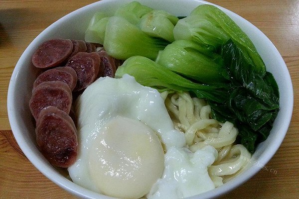 鲜蔬鸡蛋手擀面