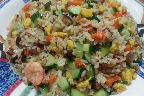 五色海鲜炒饭