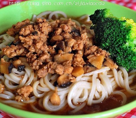 家常香菇肉花面