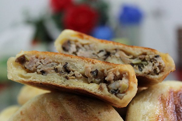 三菌发面肉饼