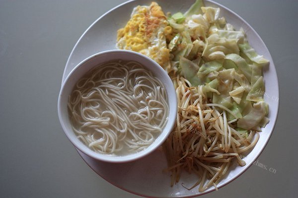 一个人的食谱 - 鸡蛋蔬菜汤面