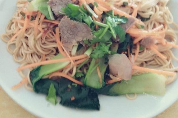 牛肉拌面