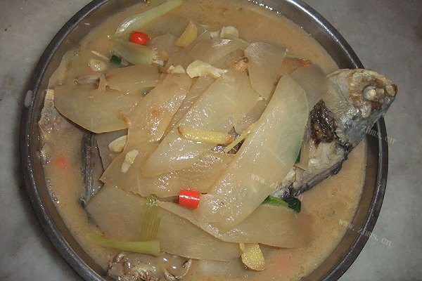 家常萝卜鲫鱼