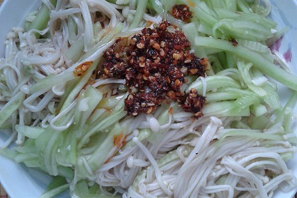 凉拌金针菇