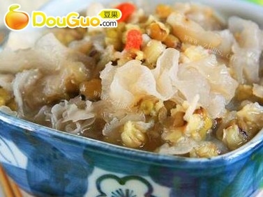 绿豆百合银耳羹