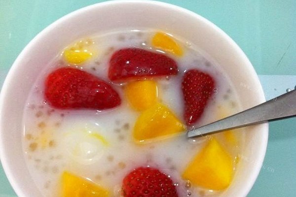 自制水果汤圆西米露