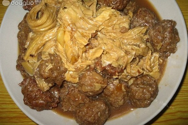 好吃的糖醋肉丸烧腐竹
