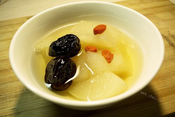 宿舍冰糖蜜枣雪梨汤