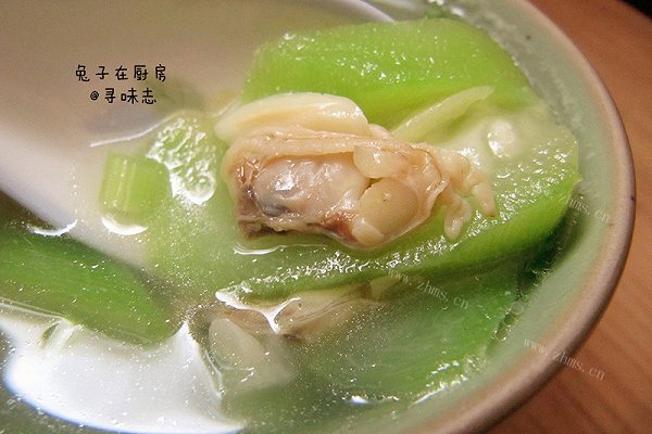 夏日清爽靓汤-丝瓜蛤蜊汤（蛤蜊干）